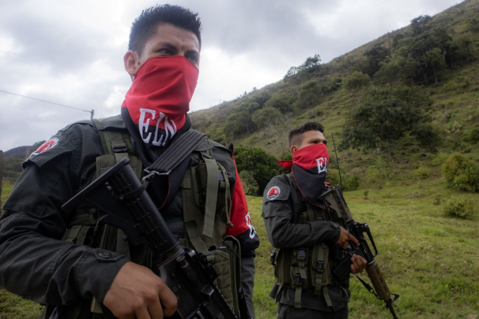 Integrantes do ELN em Catatumbo, na Colômbia, em março de 2025