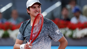 João Fonseca oscila e cai diante de Medjedovic no Roma Open