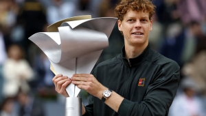 Sinner atropela Zverev e conquista seu primeiro Masters 1000 de Madri