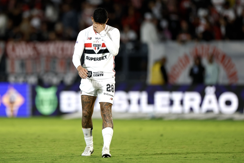 Alan Franco jogador do São Paulo durante partida contra o Bahia no estádio Cícero De Souza Marques pelo campeonato Brasileiro A 2026