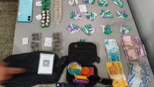 PM de SP prende cinco pessoas pelos crimes de tráfico de drogas e furto
