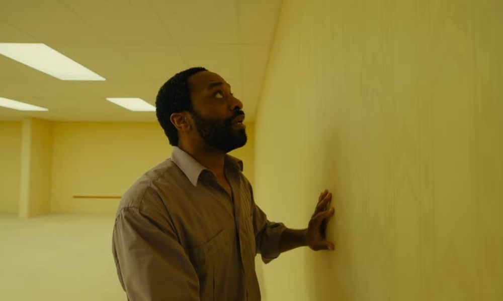 Dos fóruns obscuros da internet para Hollywood: conheça ‘Backrooms: Um Não Lugar’