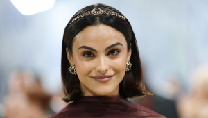 Camila Mendes e elenco de ‘Mestres do Universo’ virão ao Brasil para divulgar o live-action de He-Man
