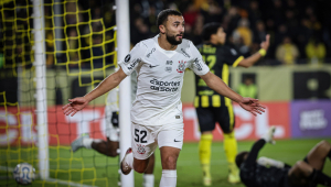 Corinthians empata com Peñarol e garante liderança do grupo na Libertadores