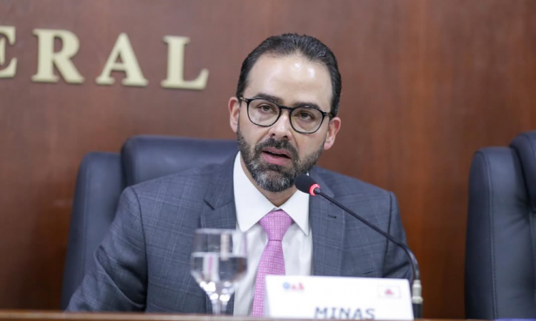 Advogado de Daniel Vorcaro, Sérgio Leonardo