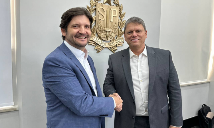 Pré-candidato ao Senado por SP, André do Prado (PL), e o governador de SP., Tarcísio de Freitas (Republicanos)