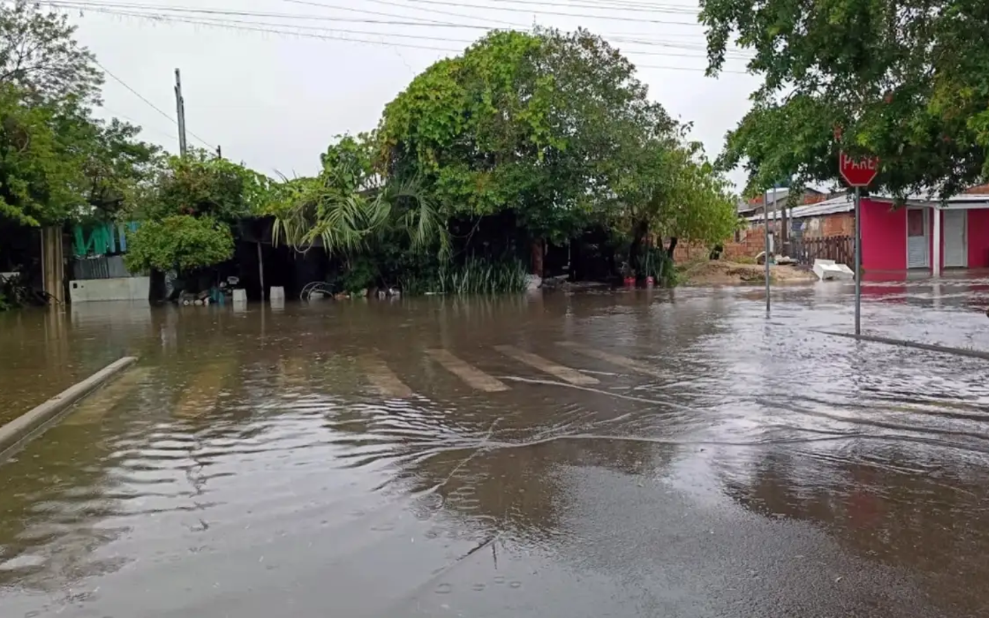 Temporal no RS deixa desalojados e provoca danos em 19 cidades
