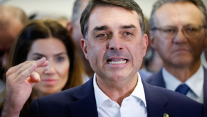 Aliados de Flávio Bolsonaro classificam fala de Valdemar sobre Vorcaro como ‘desastre’