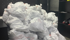 Receita faz megaoperação no centro de SP contra falsificação de camisas da Seleção