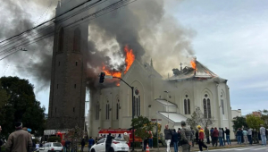 Igreja centenária é atingida por incêndio no Rio Grande do Sul; veja vídeo