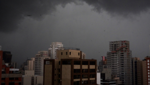São Paulo deve registrar queda de temperatura com chuva forte neste domingo