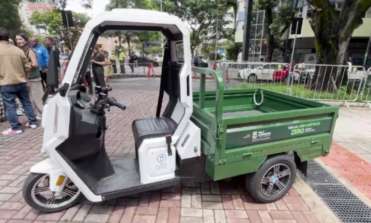 Modelo do triciclo motorizado, destinado aos trabalhadores em Belo Horizonte.
