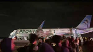 Avião atropela e mata pedestre durante decolagem em aeroporto nos EUA