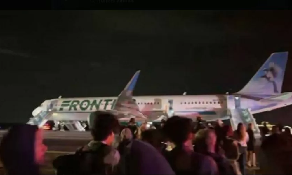 Avião atropela pedestre durante decolagem em aeroporto nos EUA