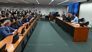 Relator da escala 6×1 prevê apresentar parecer em 20 de maio e votar no dia 26