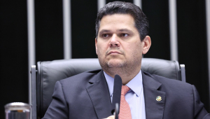 Alcolumbre descarta ler requerimentos para criar CPMI do Banco Master