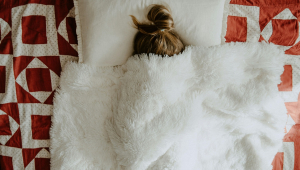 O que fazer quando a cama gelada provoca insônia no inverno