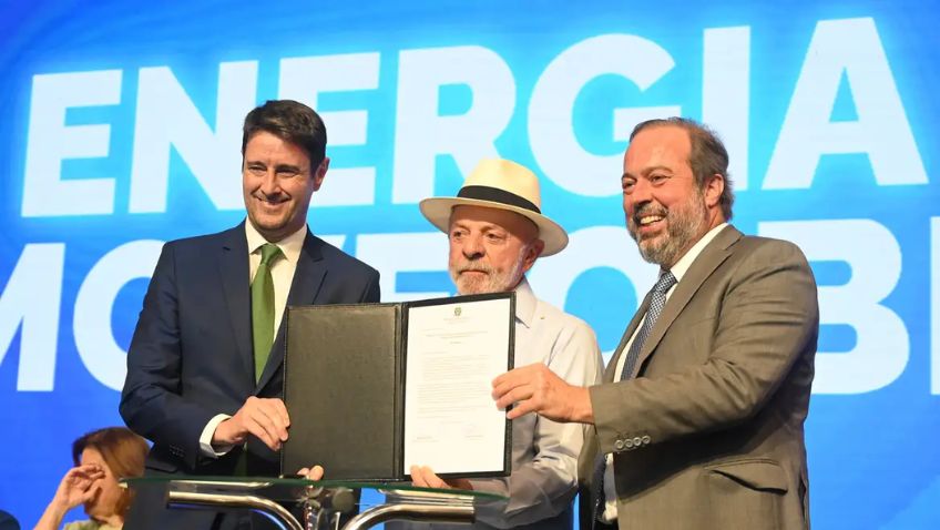 Lula e Alexandre Silveira, ministro de Minas e Energia