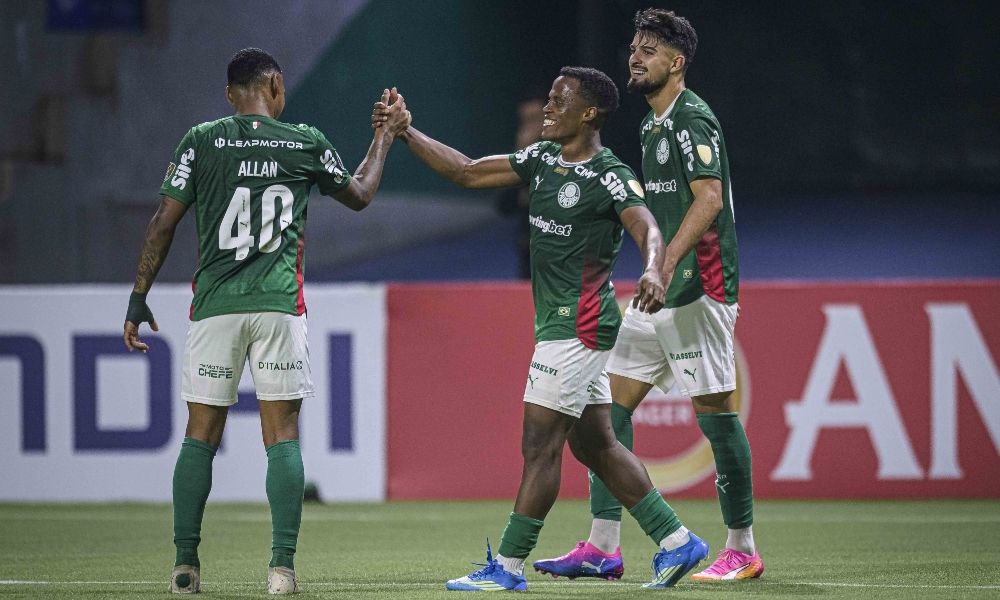 Palmeiras goleia Junior Barranquilla, garante 2º lugar e avança às oitavas da Libertadores
