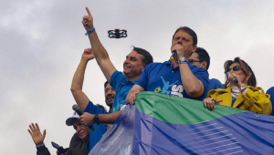 Flávio participa da Marcha Para Jesus ao lado de Tarcísio, Nunes e Mendonça em meio à polêmica do Master