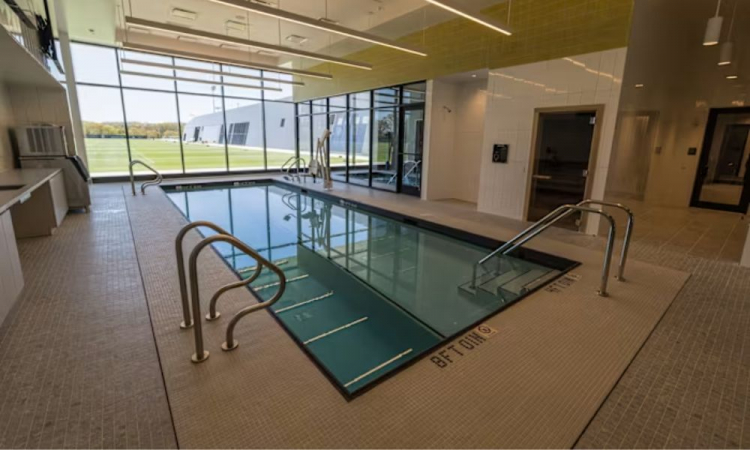 Piscina do RWJBarnabas Health Red Bulls Performance Center