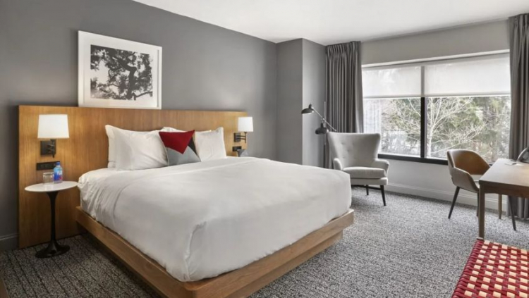 Um dos quartos do The Ridge Hotel